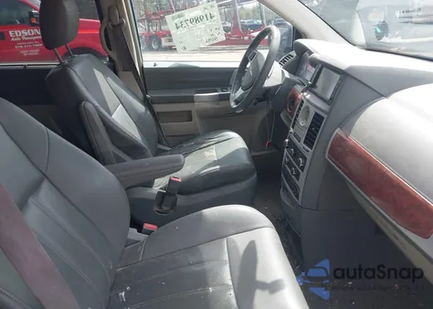 2008 Chrysler Town & Country Touring z USA, uszkodzony, nr VIN 2A8HR54PX8R788373